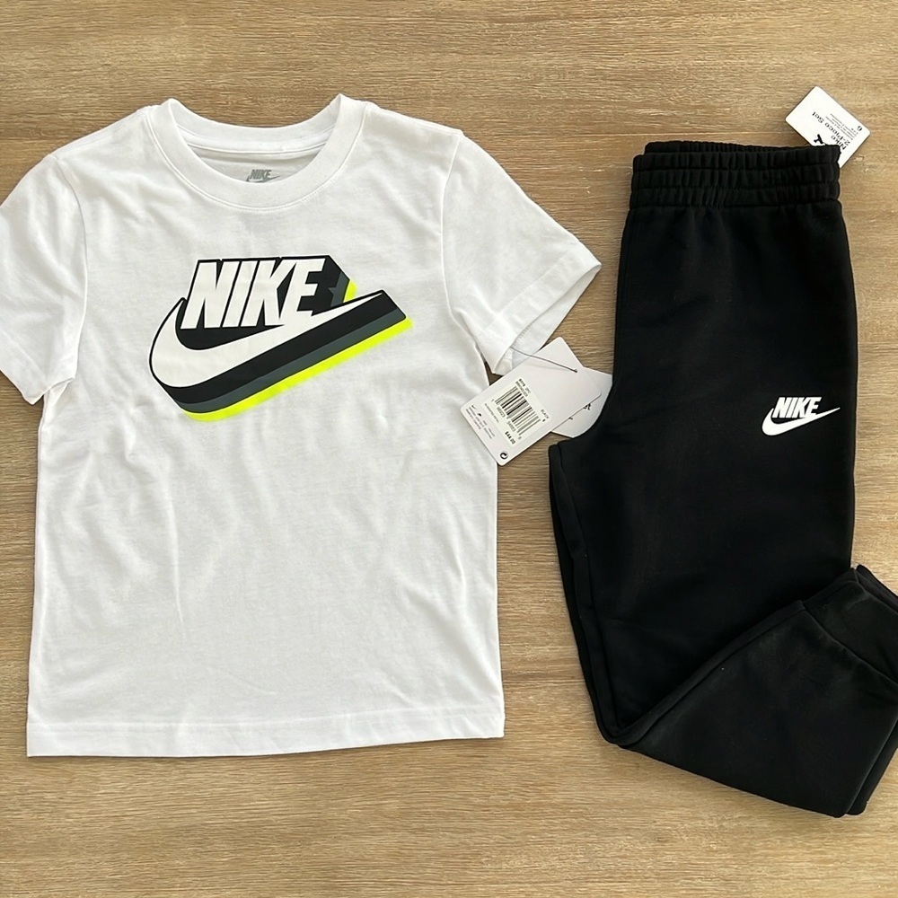 Nike Boys Activewear 2 Piece Set T-Shirt Sweatpants Joggers 4T